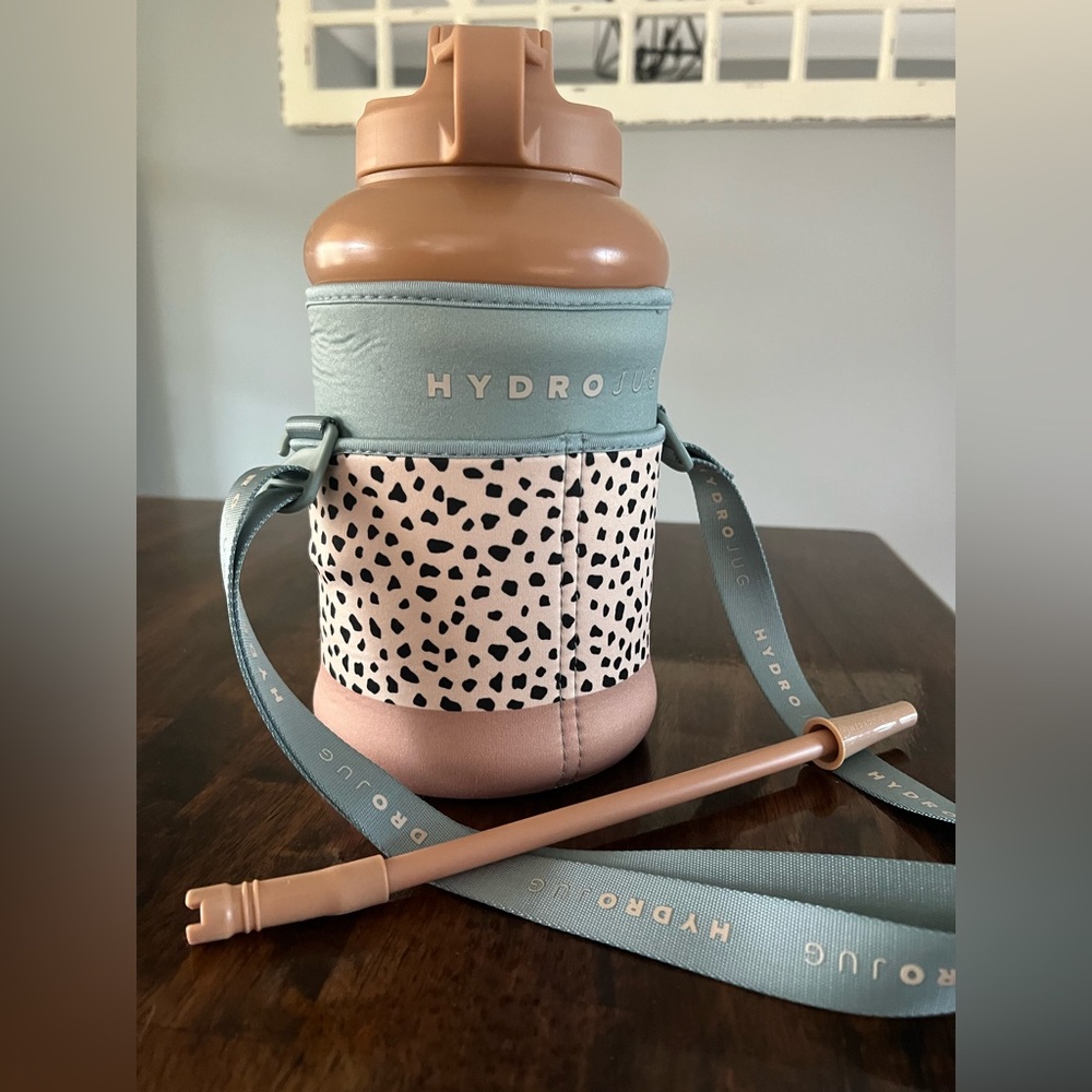 Hydro Jug 73oz Water Bottle Half Gallon w/ Sleeve -LIMITED EDITION